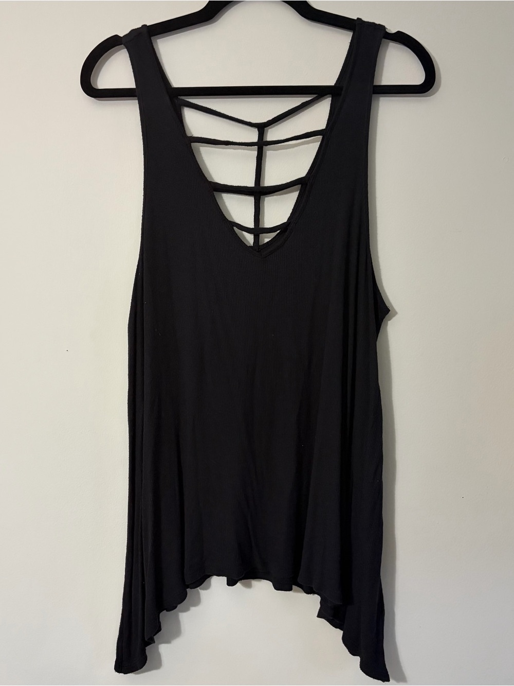 Mudd Black Strappy-Back Scoop Neck Tank